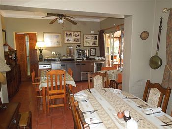 Albergue Trees Too Guest Lodge