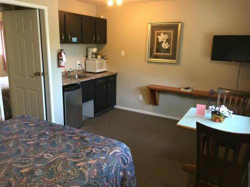 Hotel Fuller Lake Motel