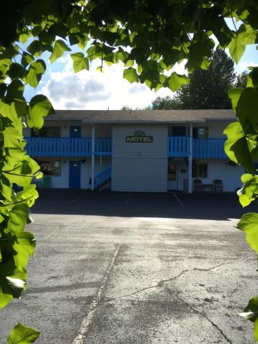 Hotel Fuller Lake Motel