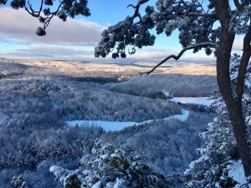 Hotel Auberge De La Montagne Coup�e