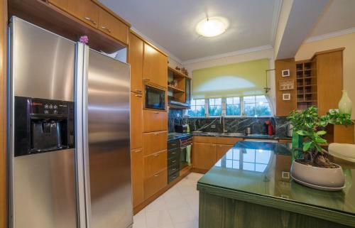 Eleni's Family Villa