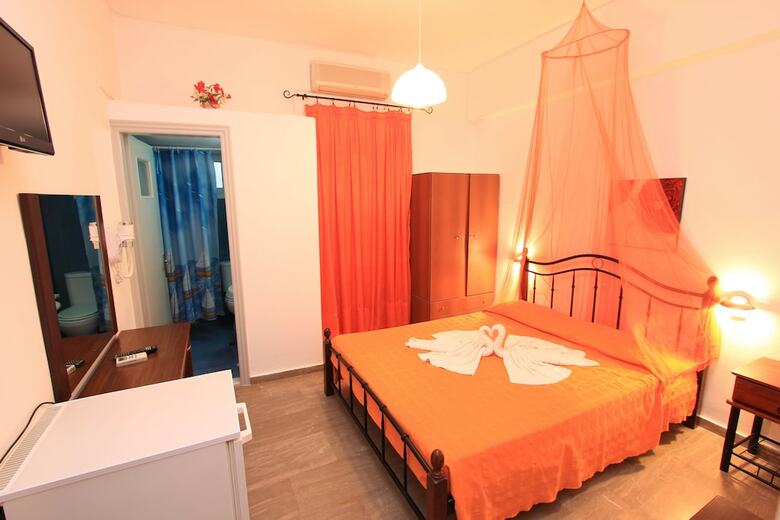 Hostal Gianna Suites