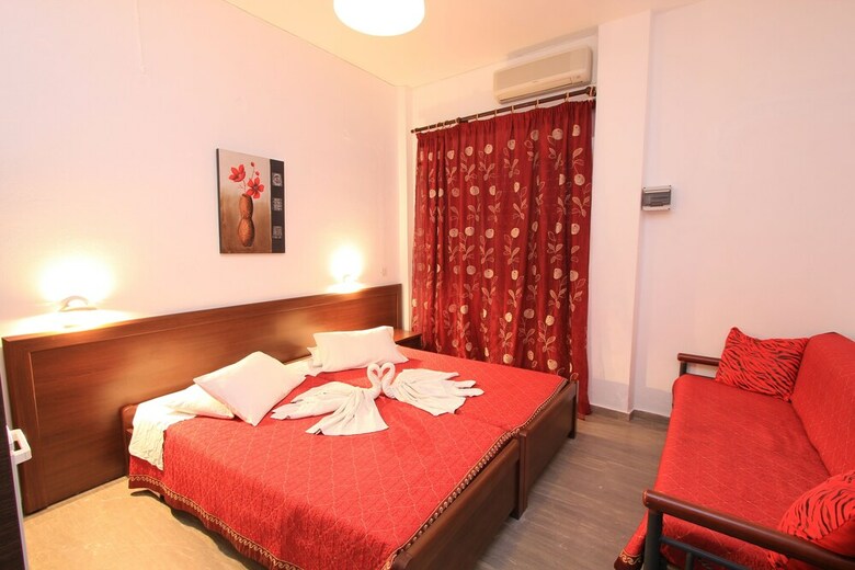 Hostal Gianna Suites