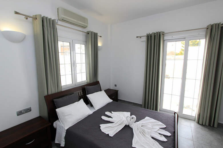 Hostal Gianna Suites