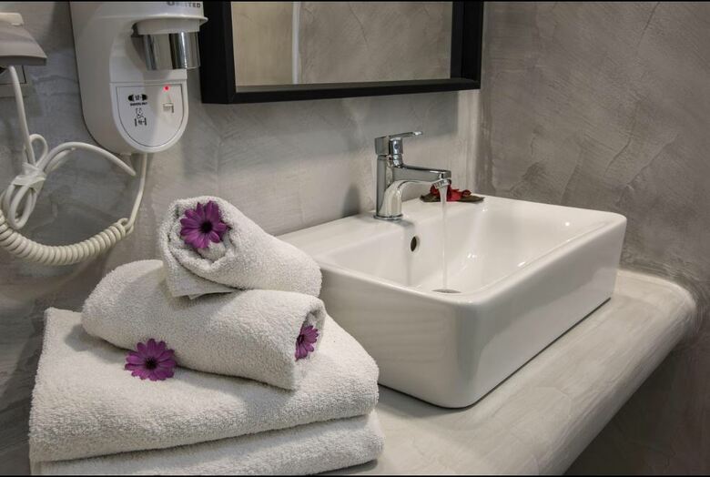 Hostal Gianna Suites