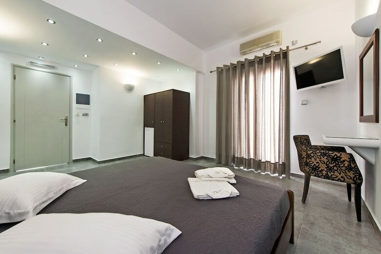 Hostal Gianna Suites