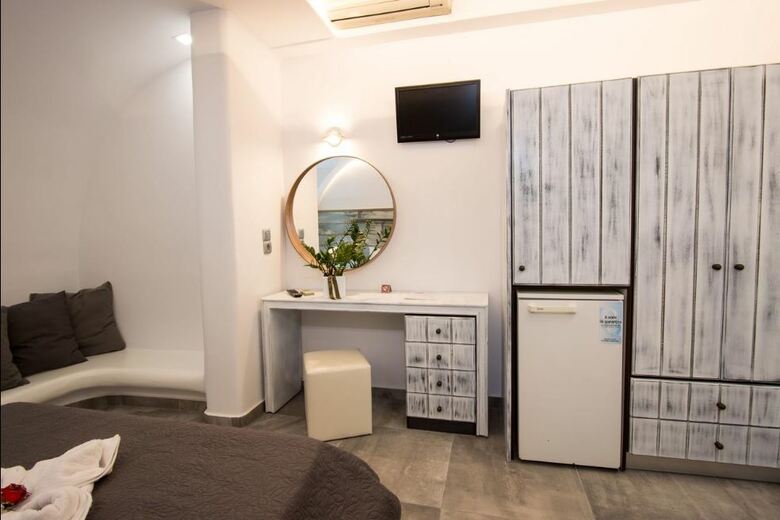 Hostal Gianna Suites