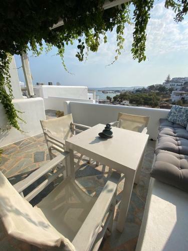 Alexandros Apartments