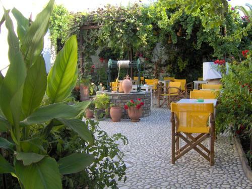 Hostal Eleni Rooms