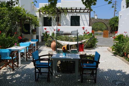 Hostal Eleni Rooms