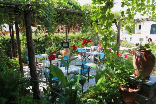 Hostal Eleni Rooms