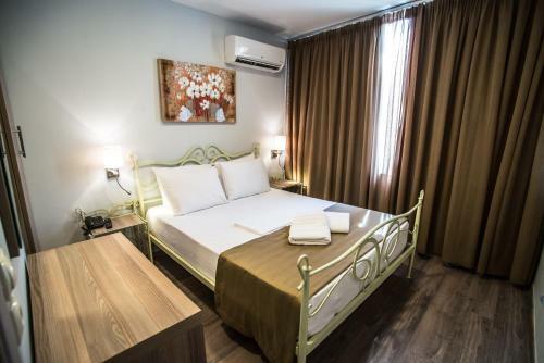 Argo Hotel Piraeus