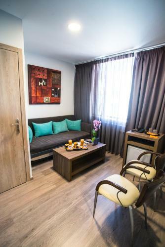 Argo Hotel Piraeus