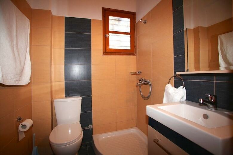 Hostal Guesthouse Christos