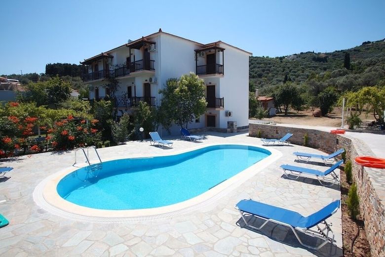 Hostal Guesthouse Christos
