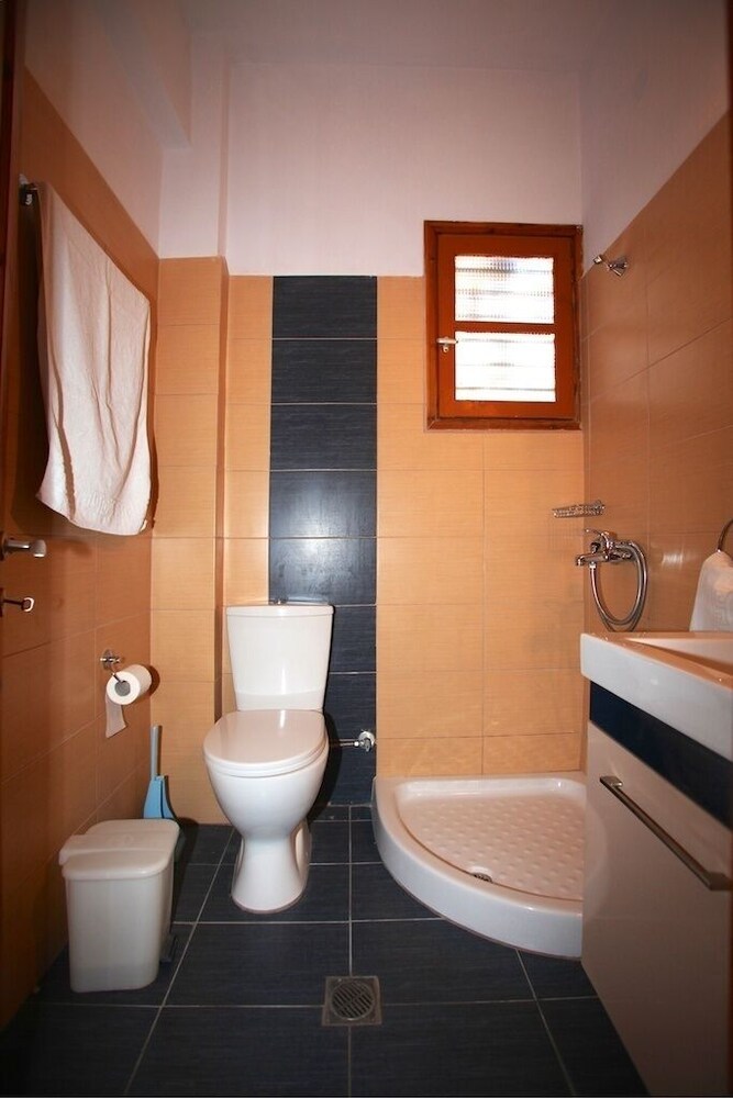 Hostal Guesthouse Christos