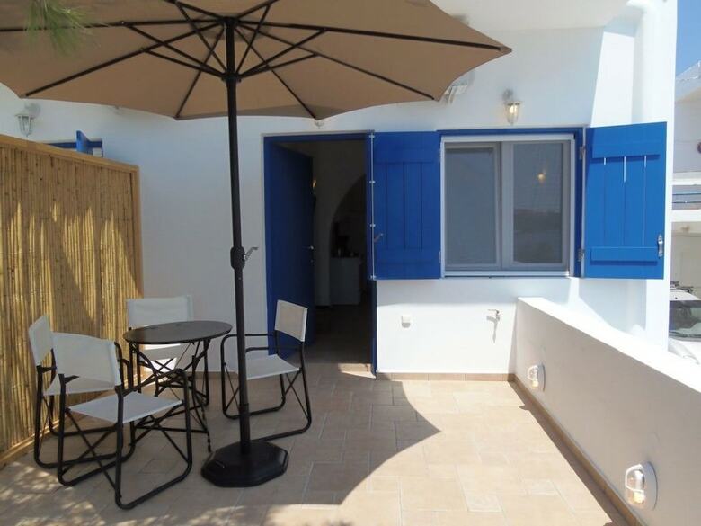 Heliotropio Studios & Apartments