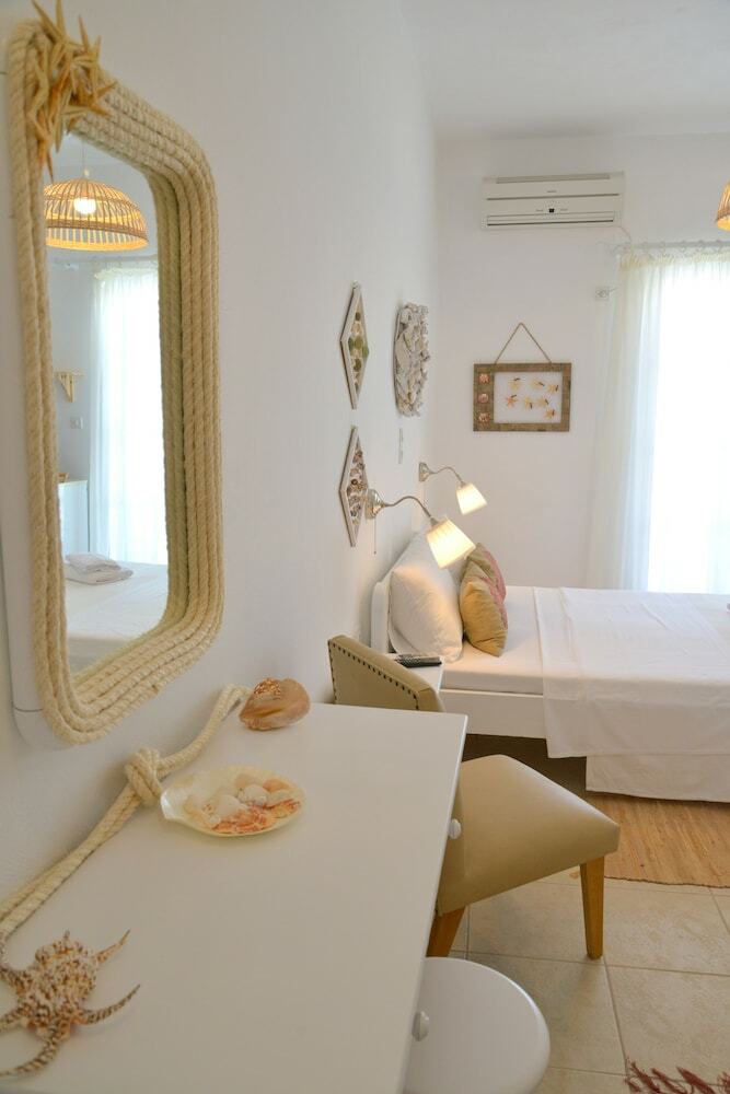 Heliotropio Studios & Apartments
