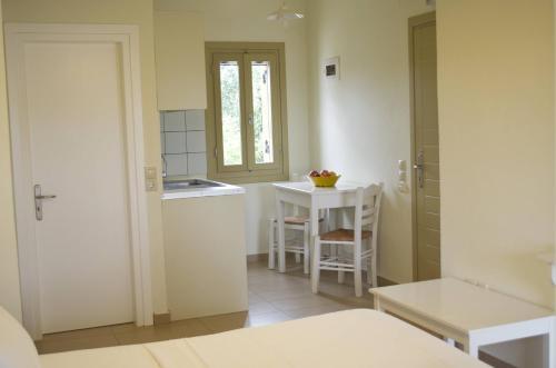 Glaros Apartments A