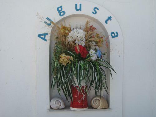 Hotel Augusta Studios & Apartments