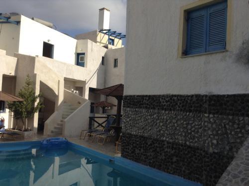 Katerina & John's Hotel