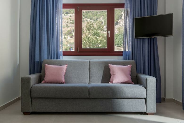 Hotel Crown Suites