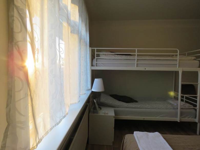 Hostal Nyib�r Guesthouse