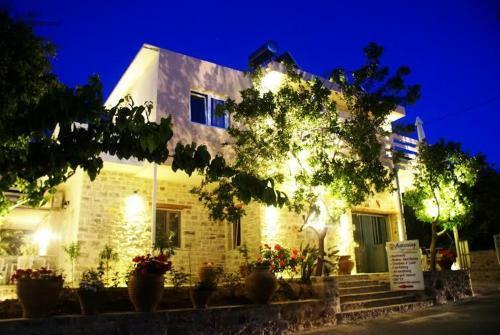 Antonios Hotel Apartments