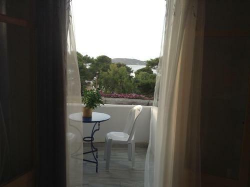 Hostal Nikoletta Rooms