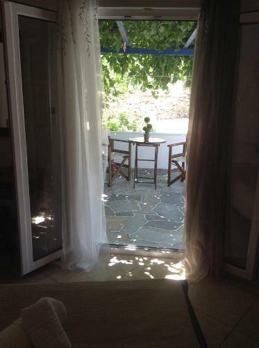 Hostal Nikoletta Rooms