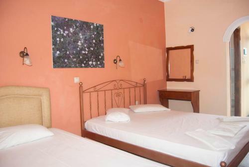 Eugenia Hotel & Apartments