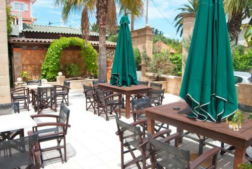 Eugenia Hotel & Apartments
