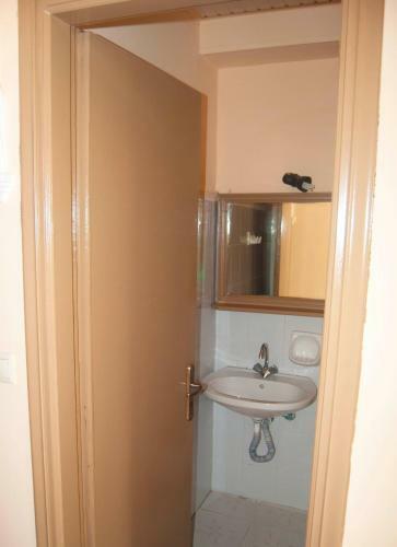 Eugenia Hotel & Apartments