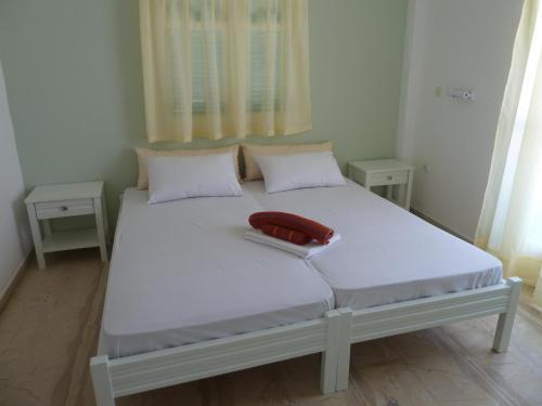 Hostal Four Seasons Rooms & Apartments