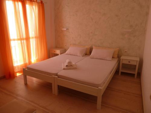 Hostal Four Seasons Rooms & Apartments