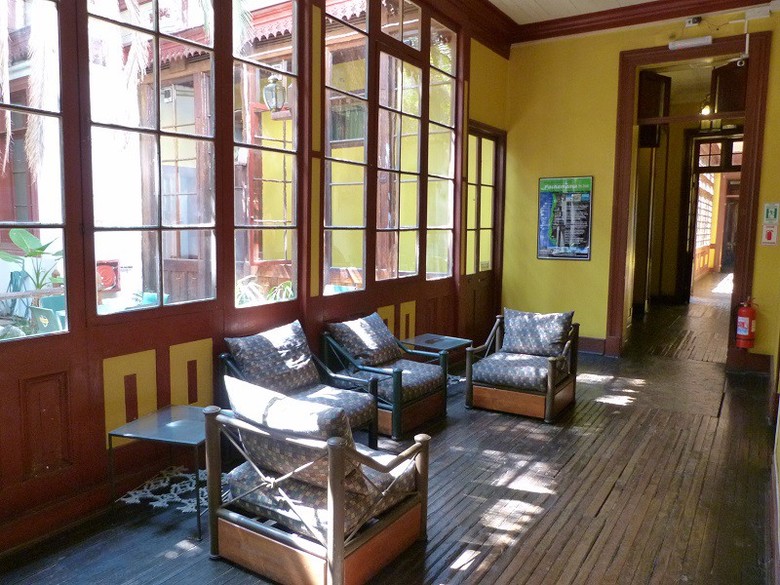 Hostal La Casa Roja