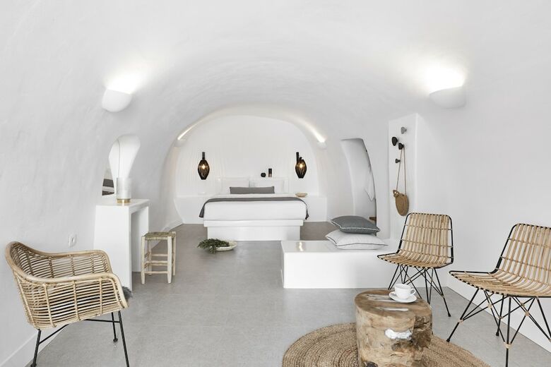 Virginia's Cave Villas