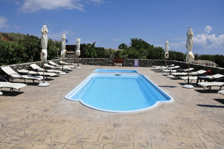 Anessis Apartments