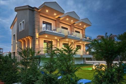 Grey House Apartments