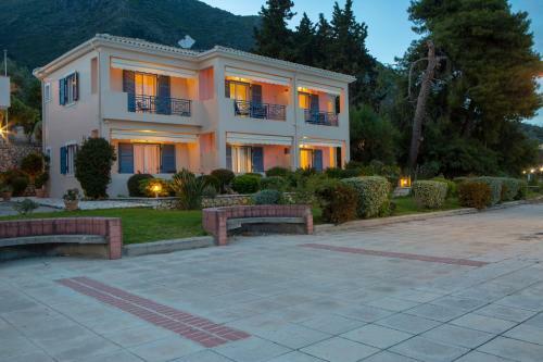 Thalassa Apartments