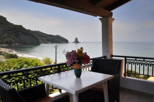 Hostal Dandidis Seaside Pension