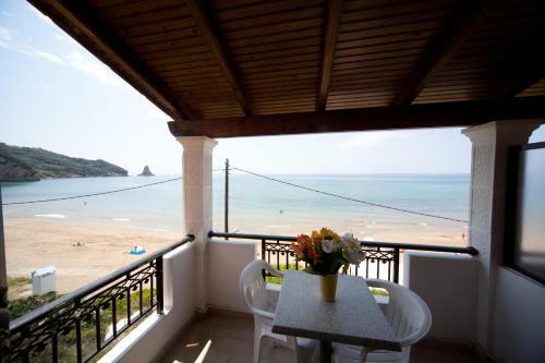 Hostal Dandidis Seaside Pension