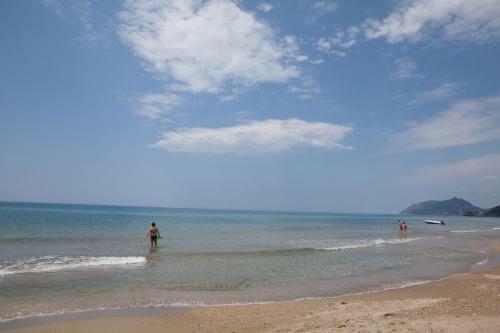 Hostal Dandidis Seaside Pension