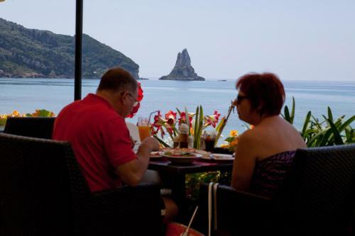 Hostal Dandidis Seaside Pension