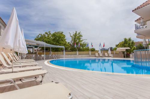 Konstantinos Hotel & Apartments 2