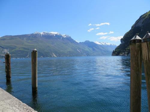 Al Lago Apartments