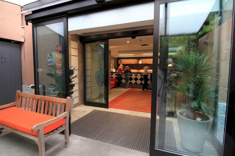 Hotel Metr�