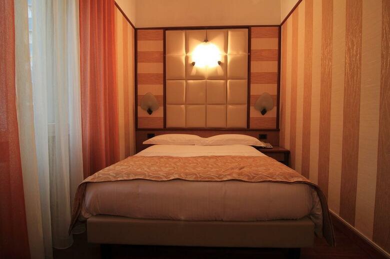 Hotel Metr�