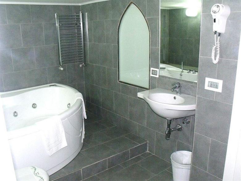 Bed & Breakfast Covo Degli Angioini - Town House Suites