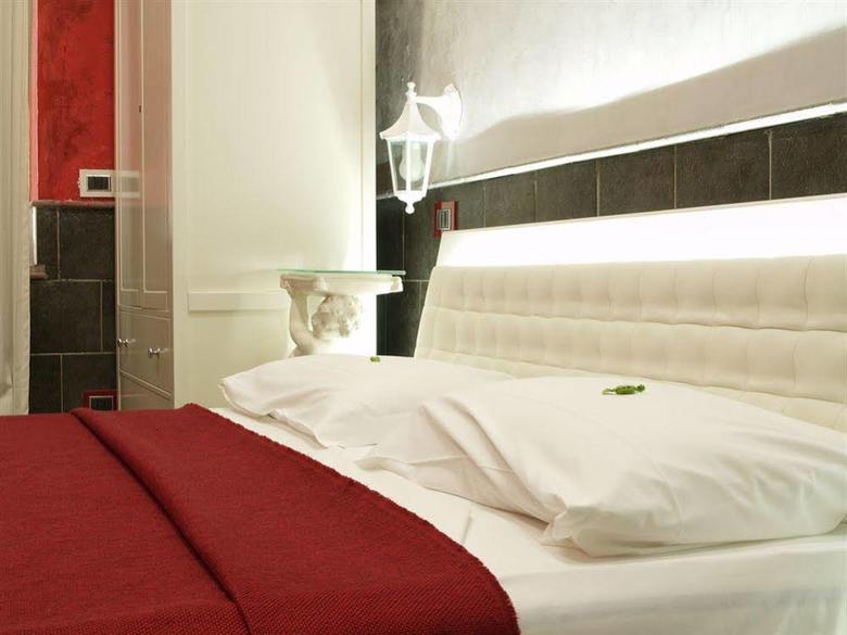 Bed & Breakfast Covo Degli Angioini - Town House Suites